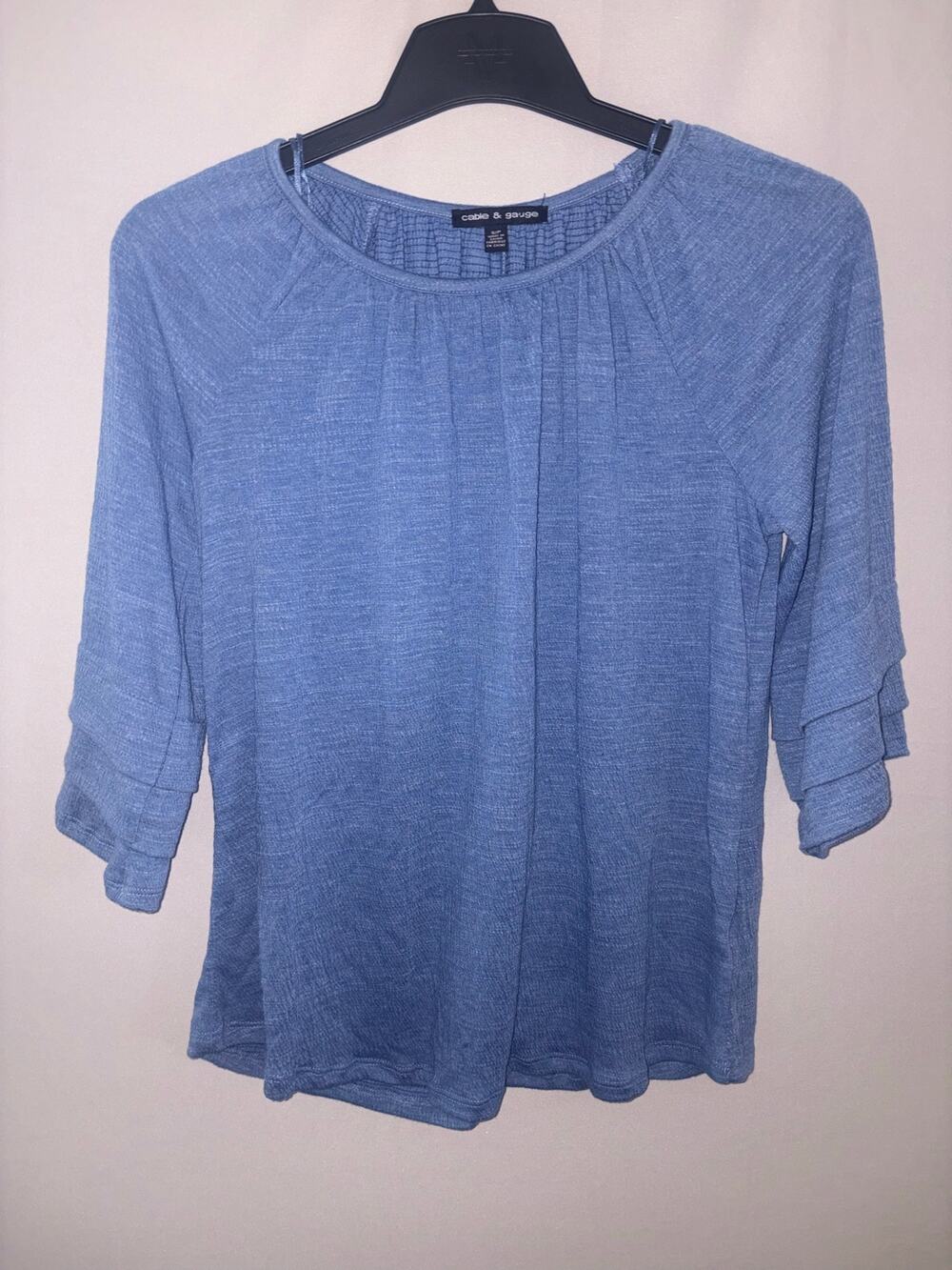 Cable & Gauge Women's Small Blue Textured Top Ruffle 3/4 Sleeve Smocked Back